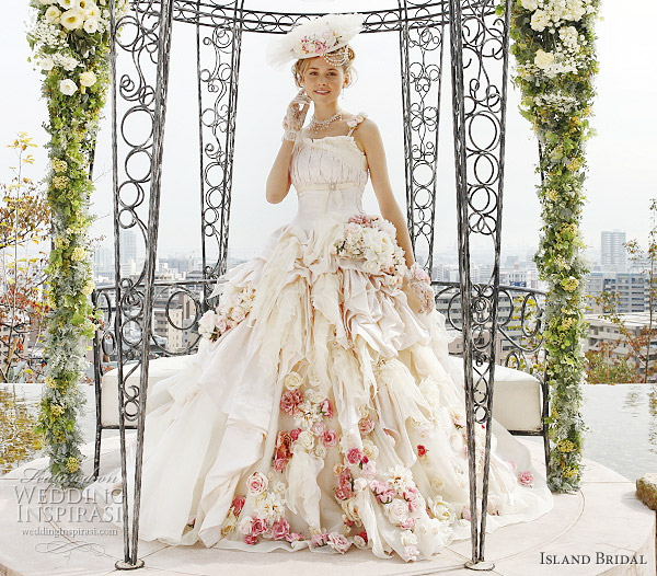 10 Most Romantic Pink Wedding Dresses