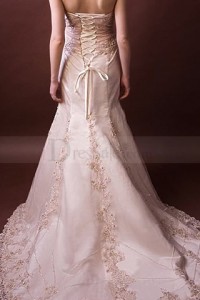 pink-lace-embellished-mermaid-wedding-dress_1358427333363