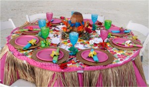 pink-tropical-hawaiian-table-setting-totally-diy-for-beachside-rehearsal-dinner.original