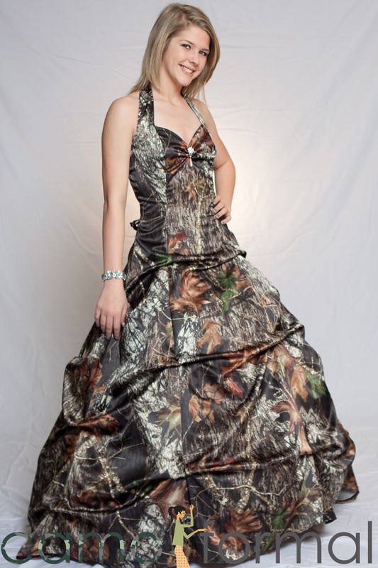 The Ten Most Awesome Camo Formal Wedding Dresses For a