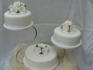 1. Elevated Circle Cake