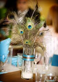 10. Simple Yet Elegant Peacock Centerpiece