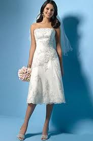 3. Short, Strapless Lace Gowns are Great for Summer
