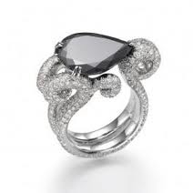 6. Alternative Pear Shaped Engagement Ring