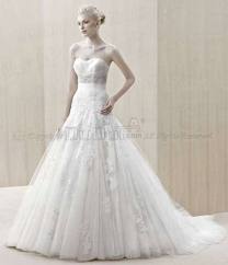 7. Strapless Lace Spring Wedding Gown