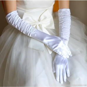 Lengthened-Crinkling-Satin-Wedding-Gloves_1002_1656688a419facd82ea7f7e204660784c4d