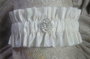 Love_knot_wedding_garter_lg