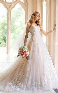 lace wedding dress